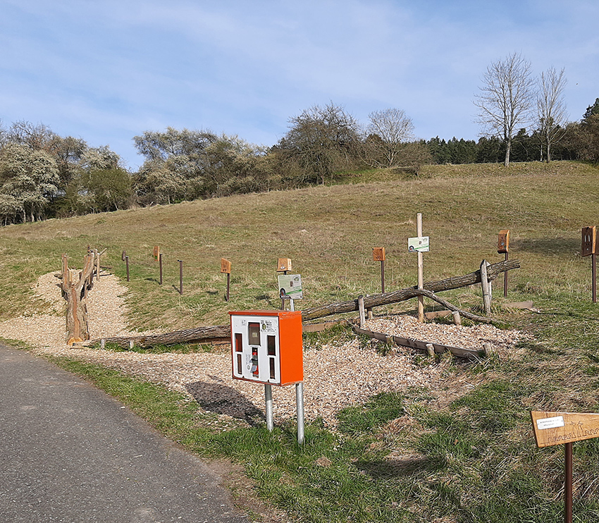 Die beiden Murmelbahnen am Osterweg. Links im Bild die neue, 2-spurige Murmelbahn